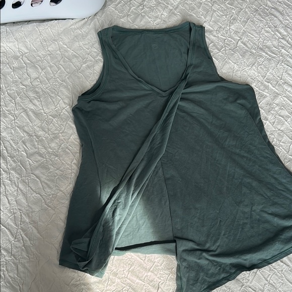 Lululemon tank - Picture 2 of 3